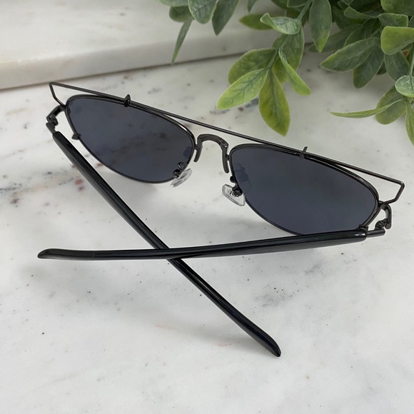 "Amira" Sunglasses || Black & Gunmetal Aviator - Picture 3 of 9